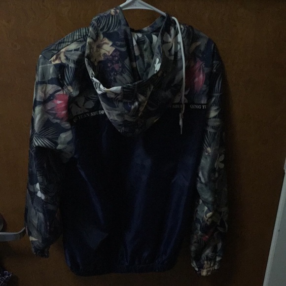 Women’s Windbreaker - Picture 2 of 2